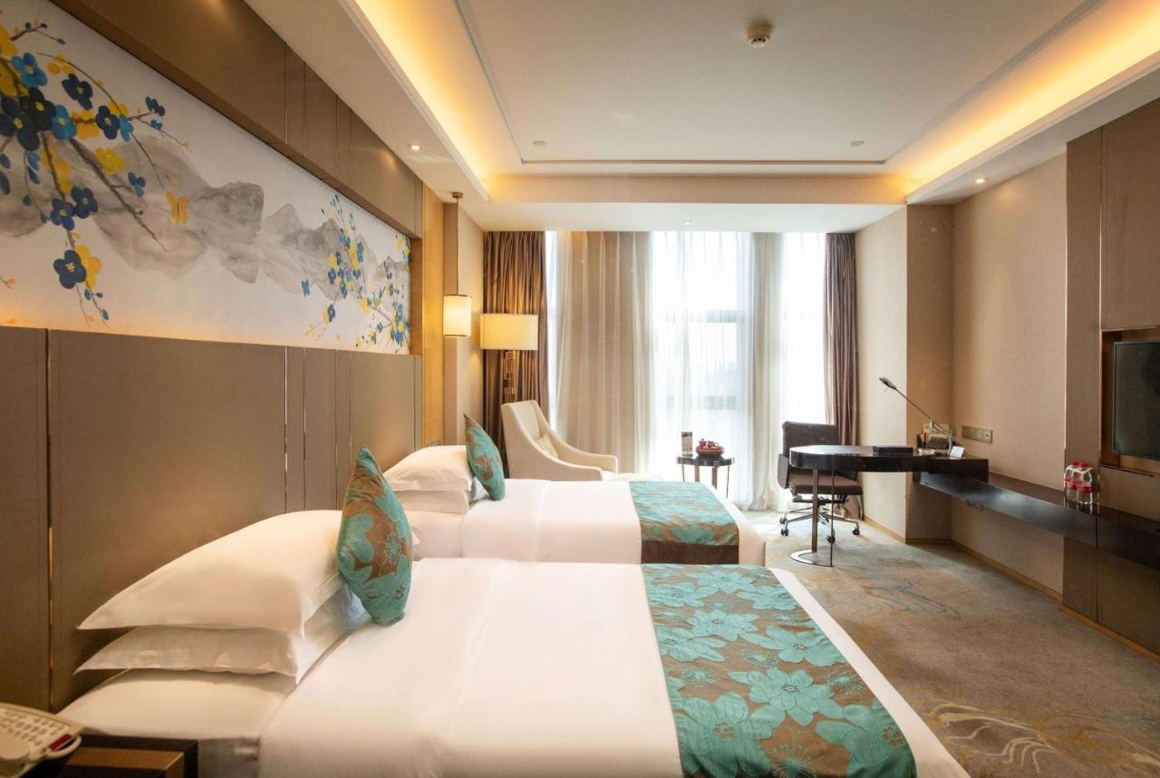 Ramada Yiyang Taojiang Hotell Eksteriør bilde