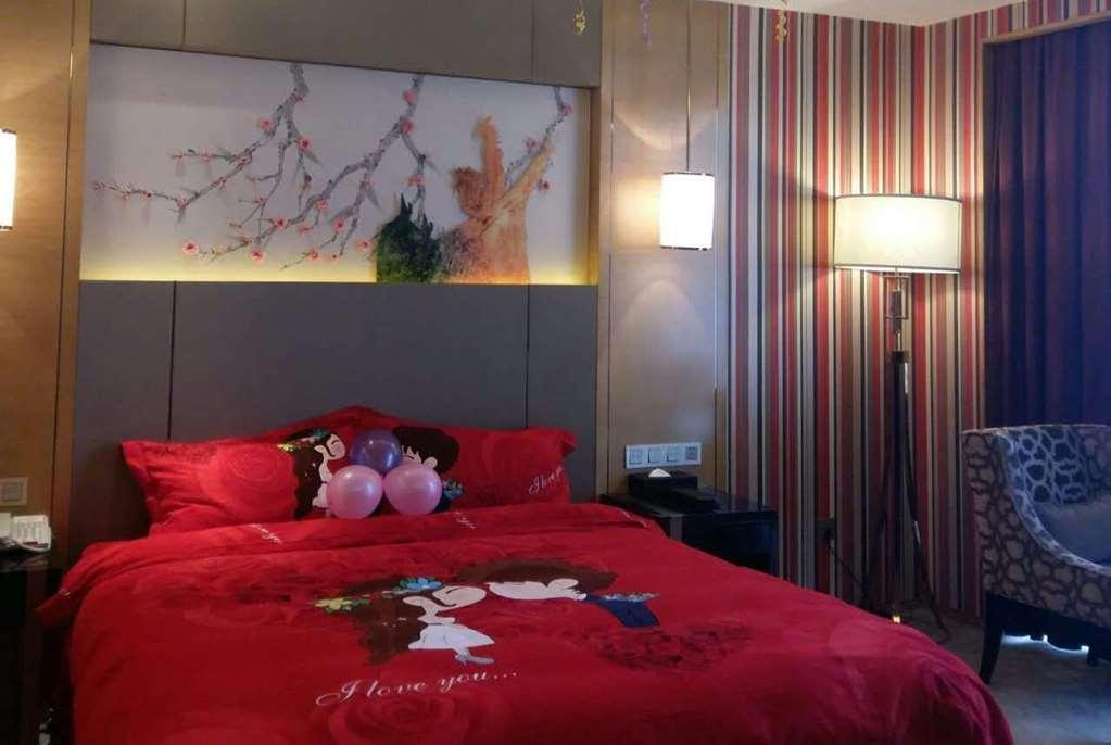 Ramada Yiyang Taojiang Hotell Rom bilde