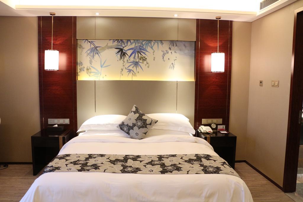 Ramada Yiyang Taojiang Hotell Eksteriør bilde